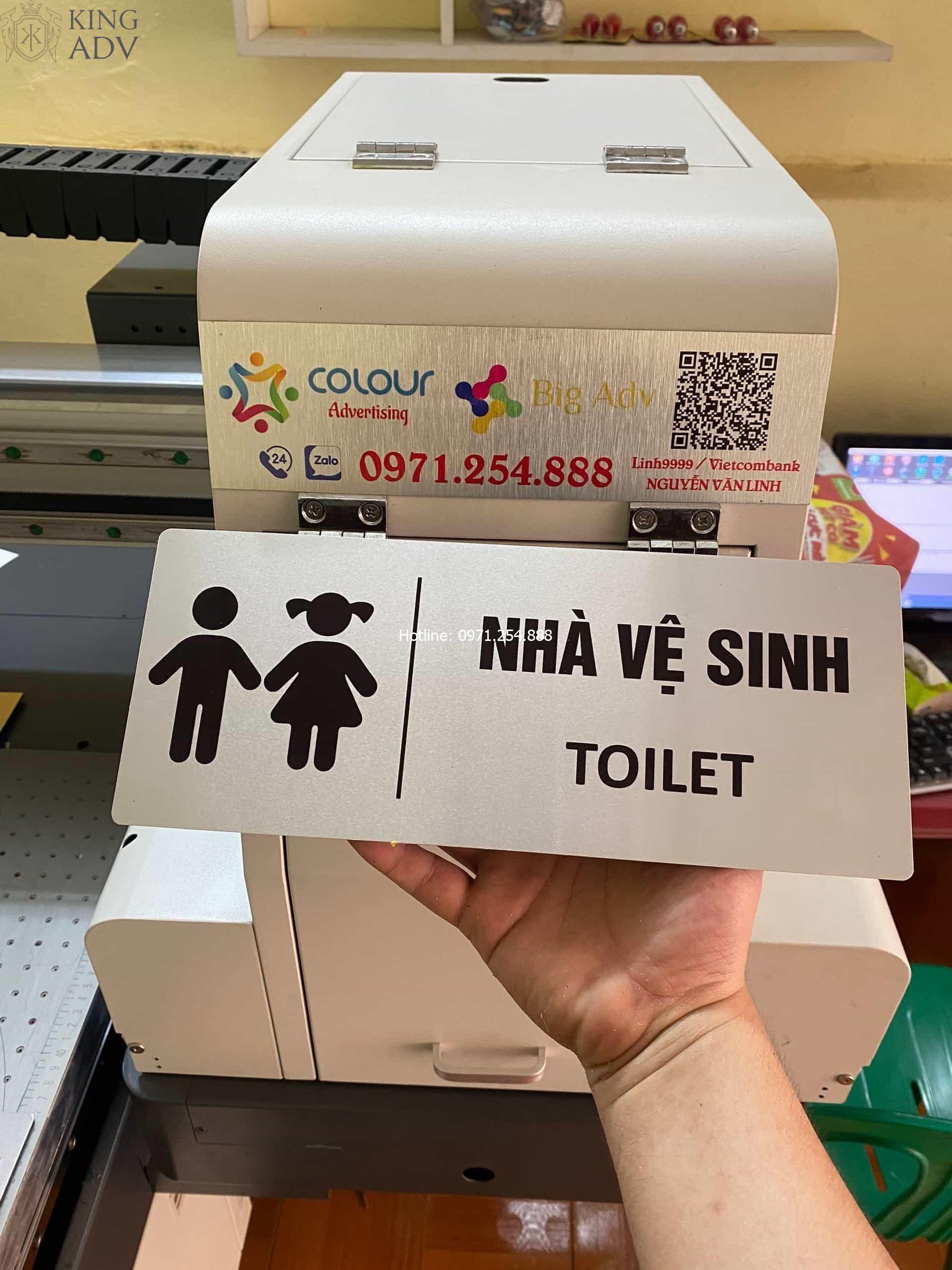 Biển nhà vệ sinh cho trẻ em